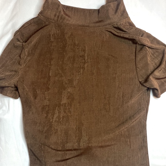 Top - Picture 2 of 2